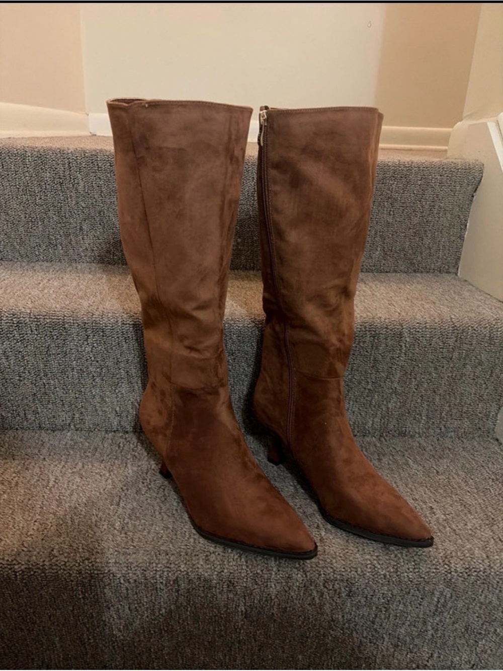 Brown Suede Knee-High Women's Boots - Classic Pointed Toe